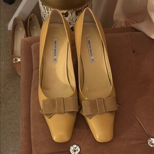 Bruno Magli Tan Heels with Bow Accent Sz 37.5
